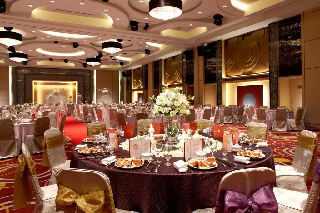 ג'יאושי Evergreen Resort Hotel - Jiaosi מראה חיצוני תמונה The ballroom at the Mandarin Oriental, Bangkok