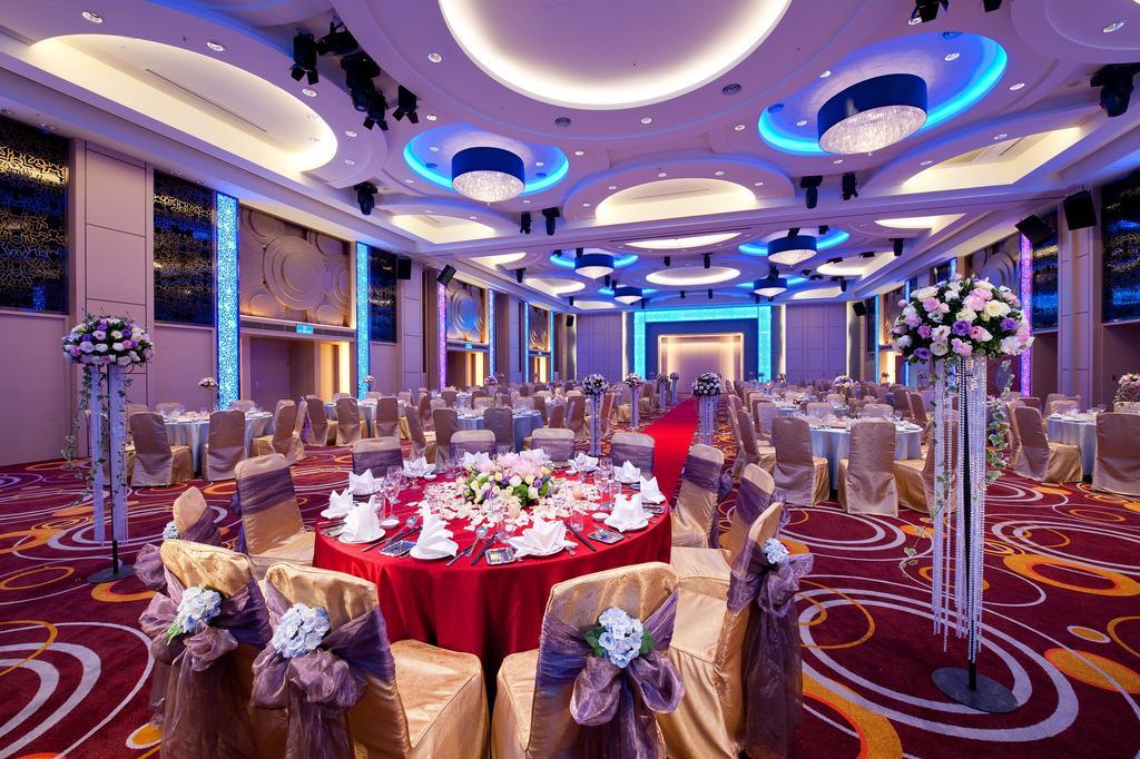 ג'יאושי Evergreen Resort Hotel - Jiaosi מראה חיצוני תמונה A wedding reception at the Grand Ballroom