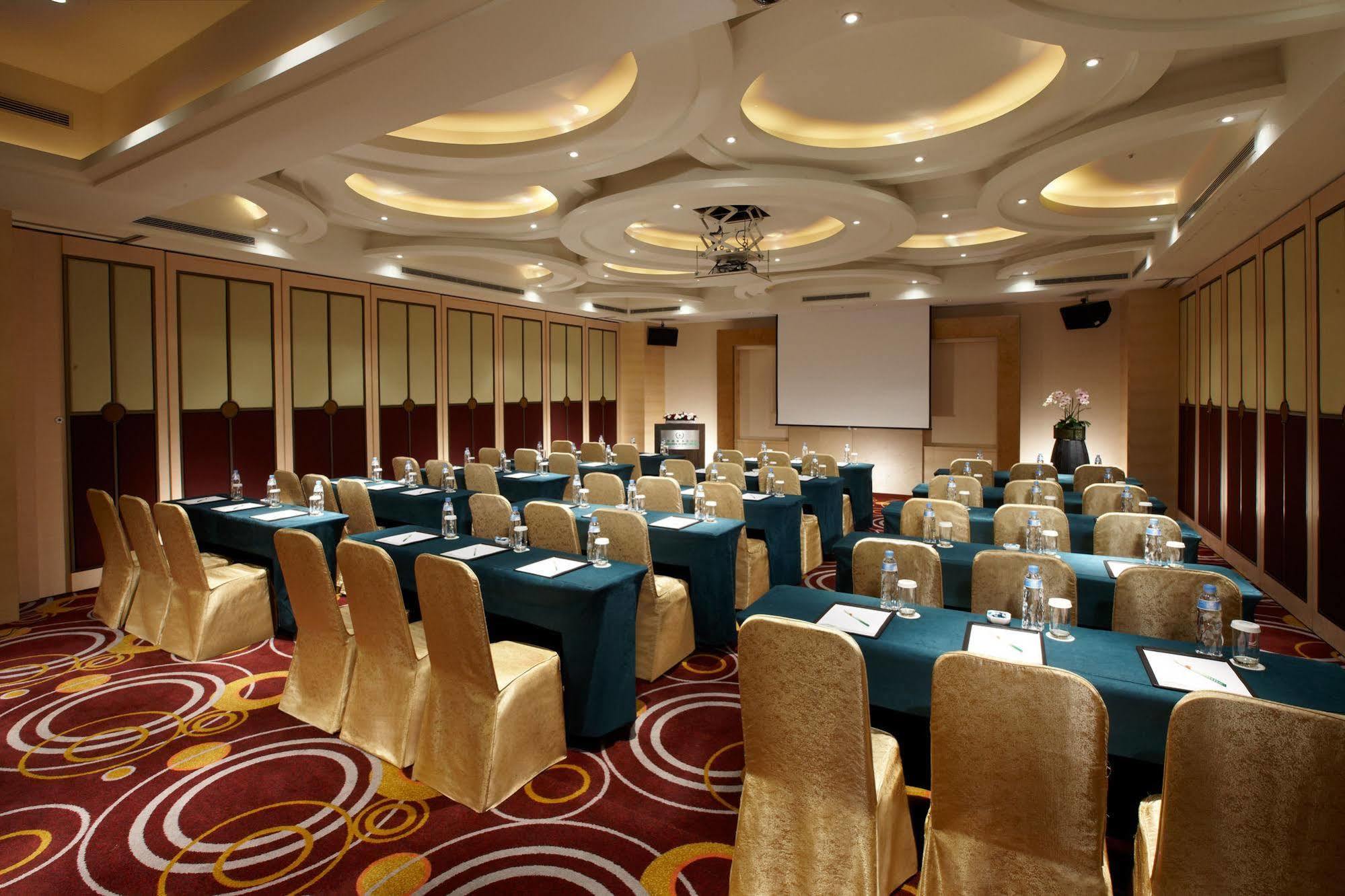 ג'יאושי Evergreen Resort Hotel - Jiaosi מראה חיצוני תמונה A meeting room at a hotel